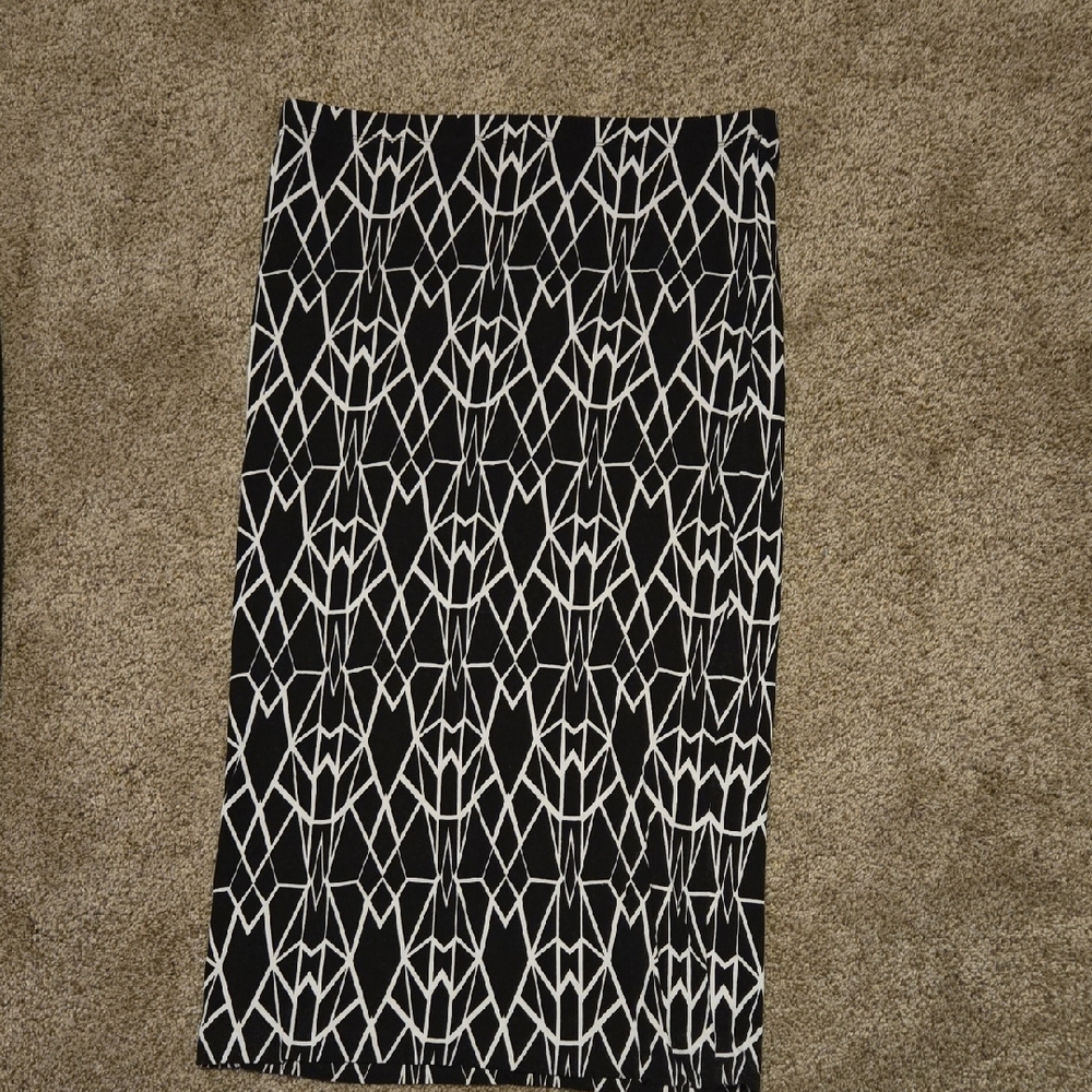 Bisou Bisou Black and White Midi Pencil Skirt